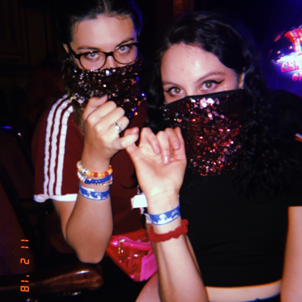 Reverse sequin seamless mask